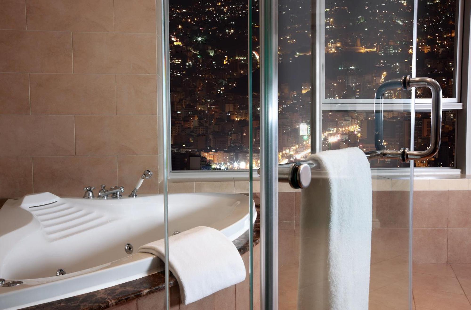 Hotel Al Habtoor Grand Bejrut Zewnętrze zdjęcie